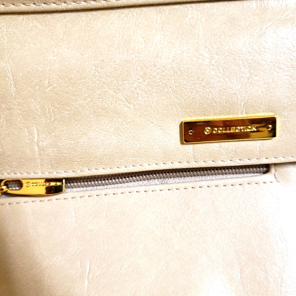 Collection leather shoulder bag - Picture 10 of 11